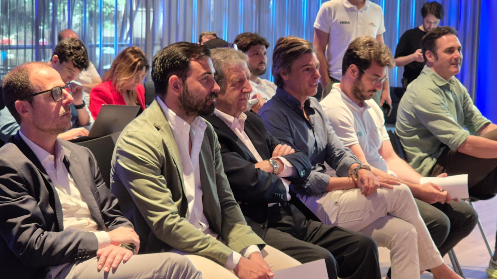 Autoridades durante la presentación.