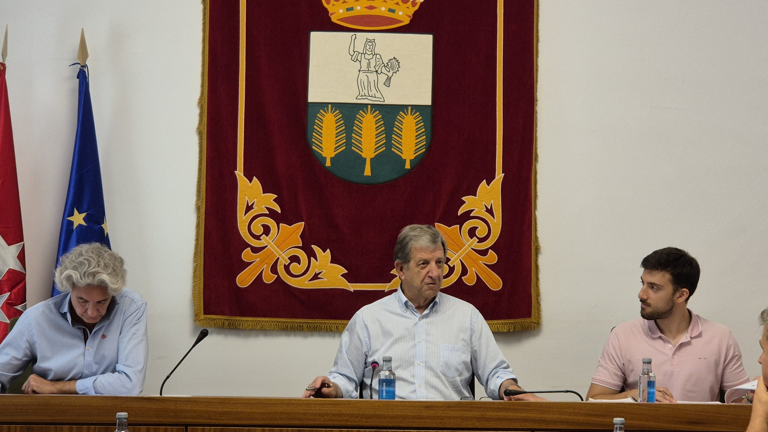 Autoridades durante la reunión de la Junta Local de Seguridad.
