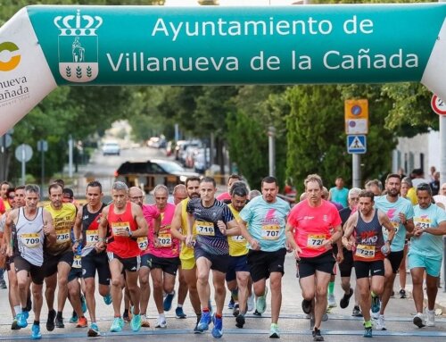 La I Milla Nocturna reúne a más de 200 corredores de todas las edades