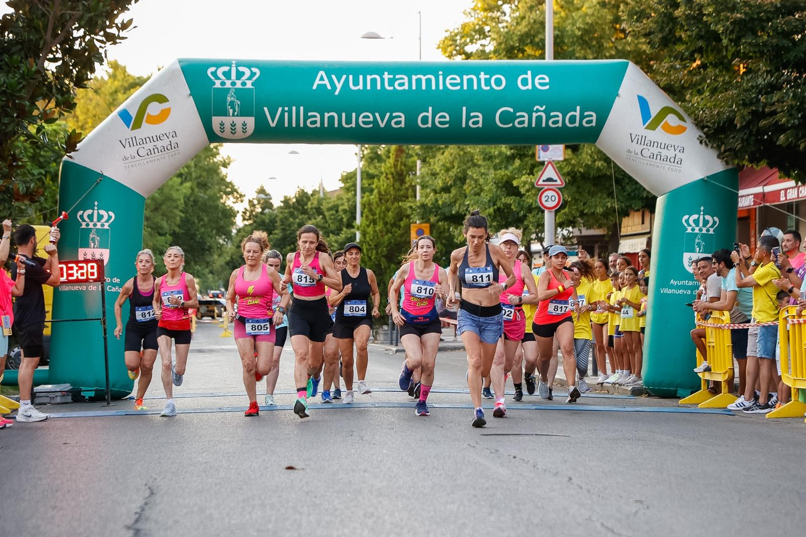 Salida carrera femenina.
