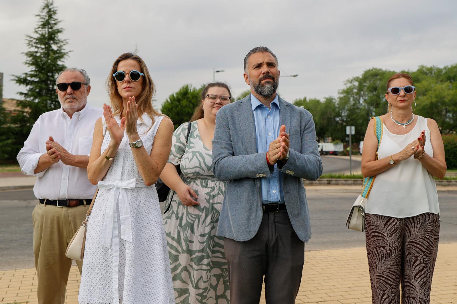 Concejales de la Corporación Municipal en acto en memoria de Miguel Ángel Blanco en el 29.º aniversario de su asesinato.