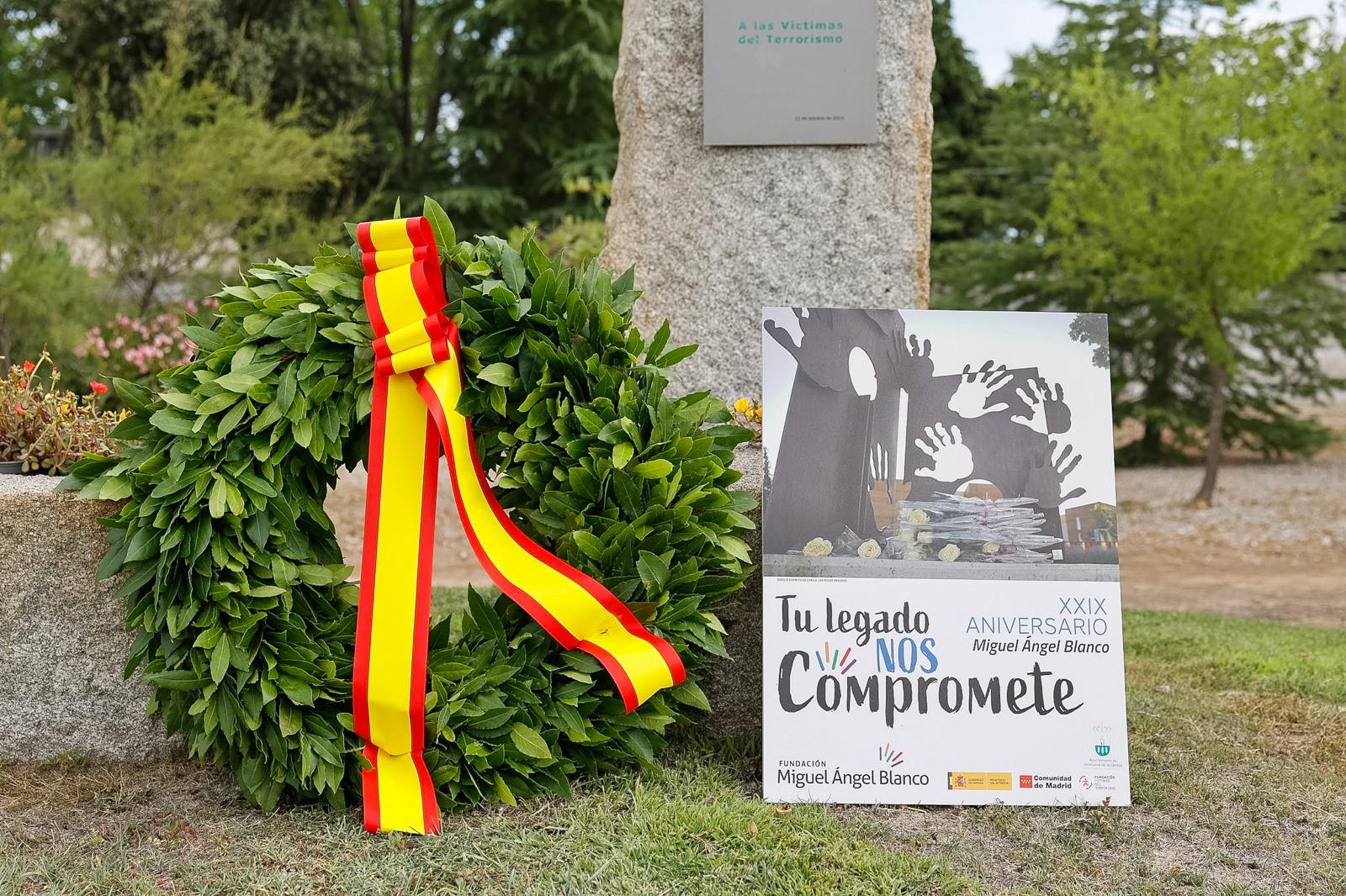 Ofrenda floral del acto en memoria de Miguel Ángel Blanco en el 29.º aniversario de su asesinato.