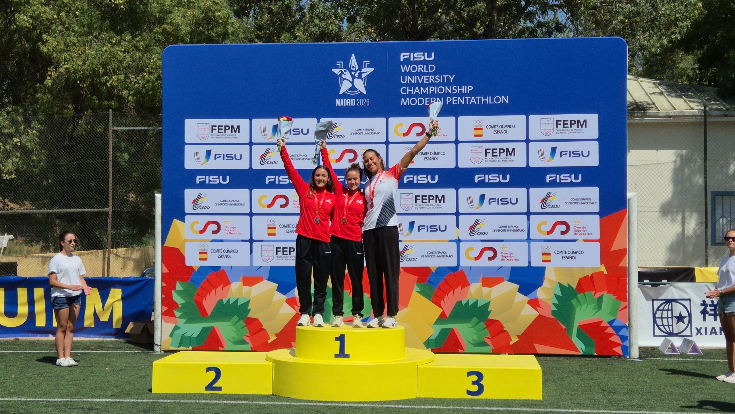 Podio femenino de una de las pruebas del Campeonato Mundial Universitario de Pentatlón Moderno.