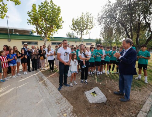 El Ayuntamiento rinde homenaje a David Gabriel Praja
