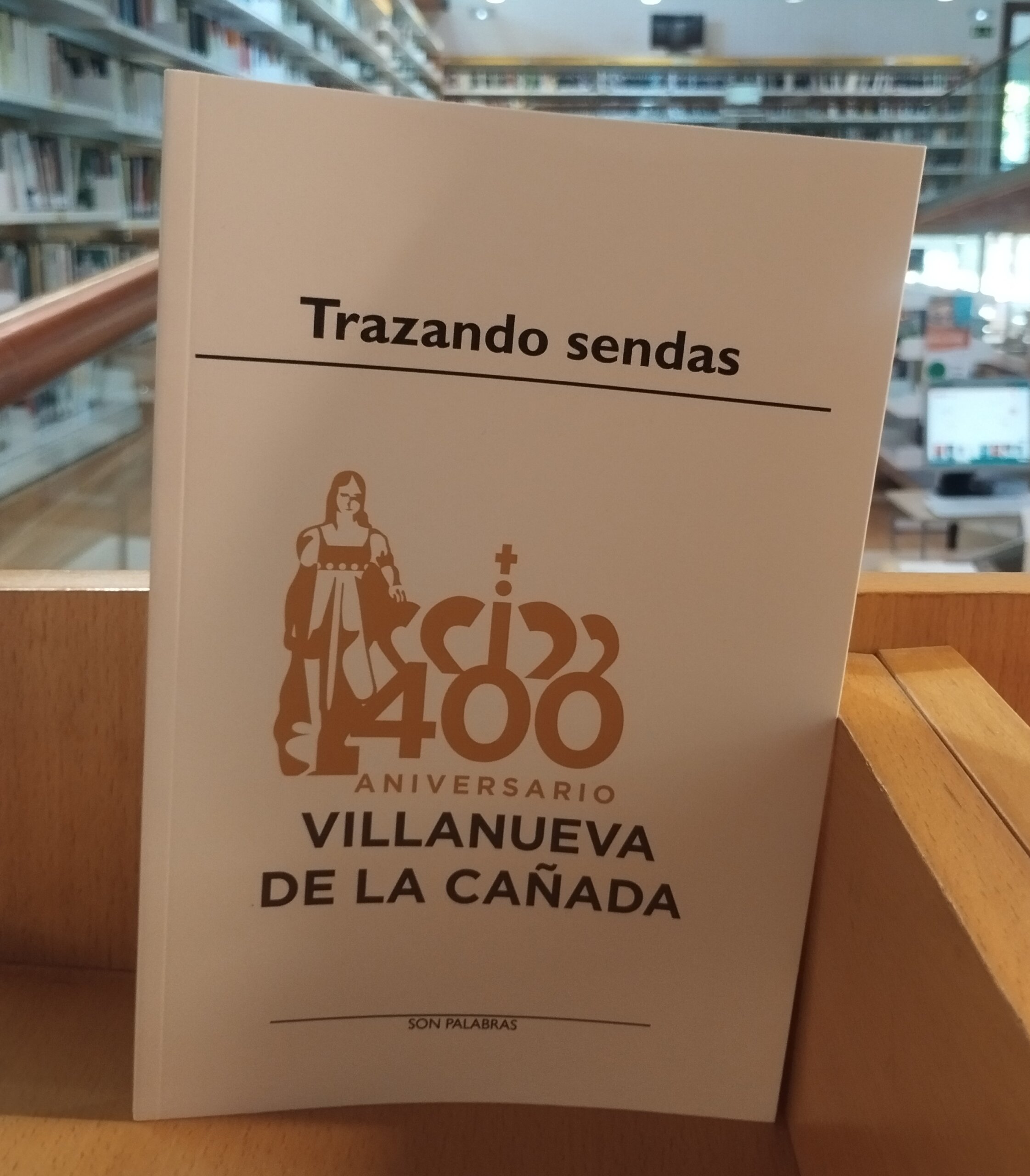 Portada del libro titulado "Trazando sendas".