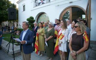 El alcalde y concejales de la Corporación Municipal en la concentración de apoyo a Ceuta.