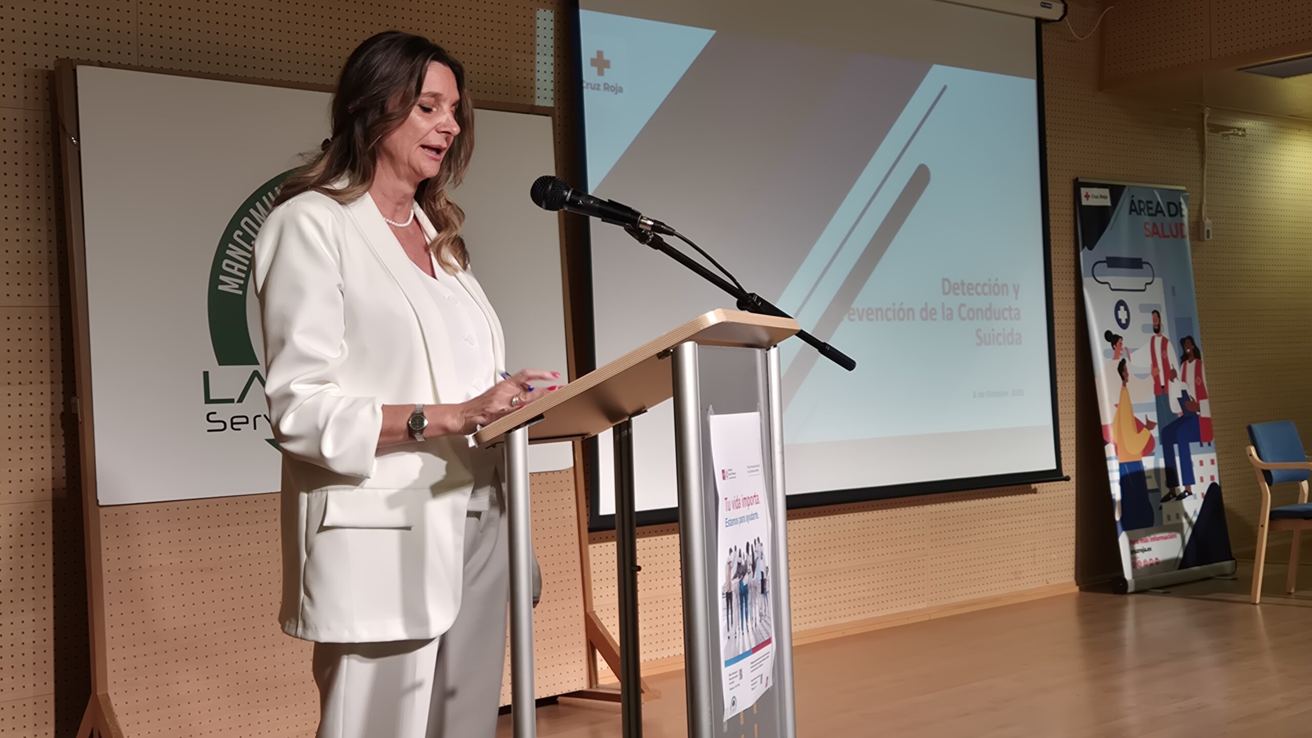 La concejala de Servicios Sociales y presidenta de la Mancomunidad La Encina, Belén Garrido, durante el acto.