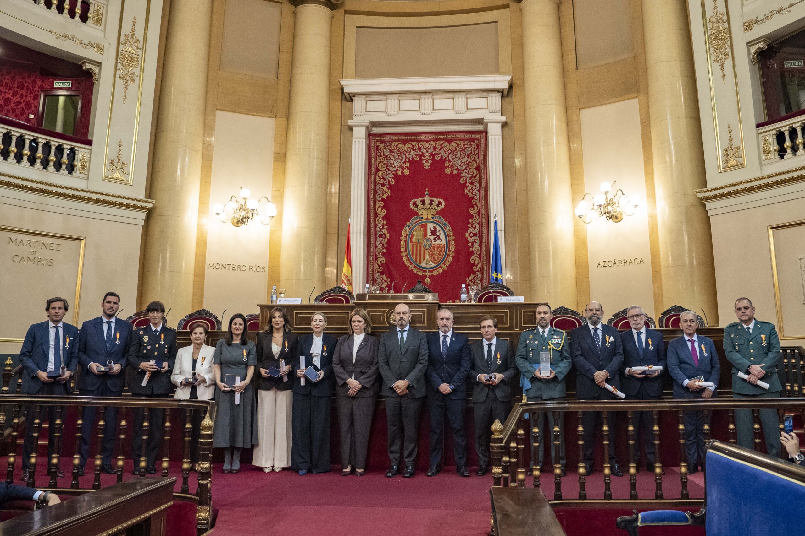 Foto de familia en el Senado.