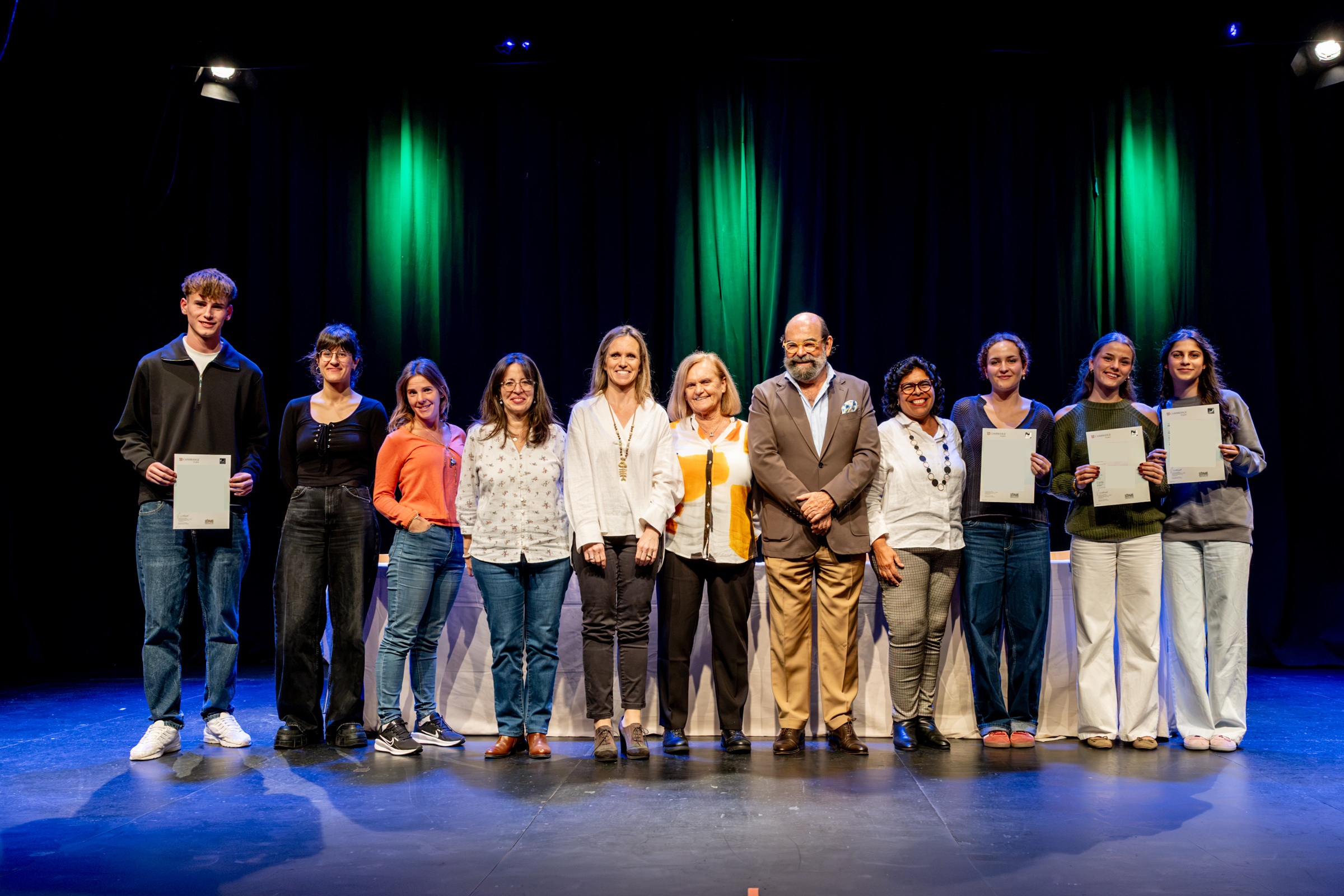 Acto de entrega de diplomas de la Escuela Municipal de Inglés.