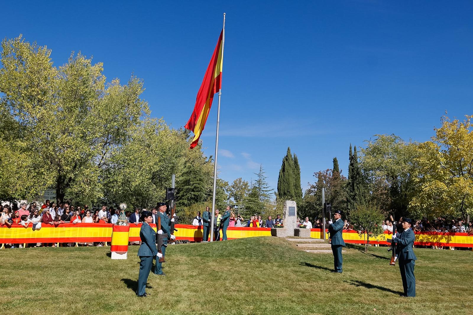 Homenaje a la bandera en el acto de celebración del Día de la Hispanidad, el 12 de octubre de 2026.