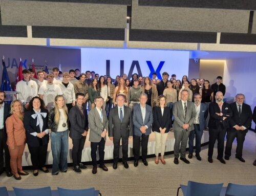 Bienvenida a los alumnos becados por el Ayuntamiento en la UAX