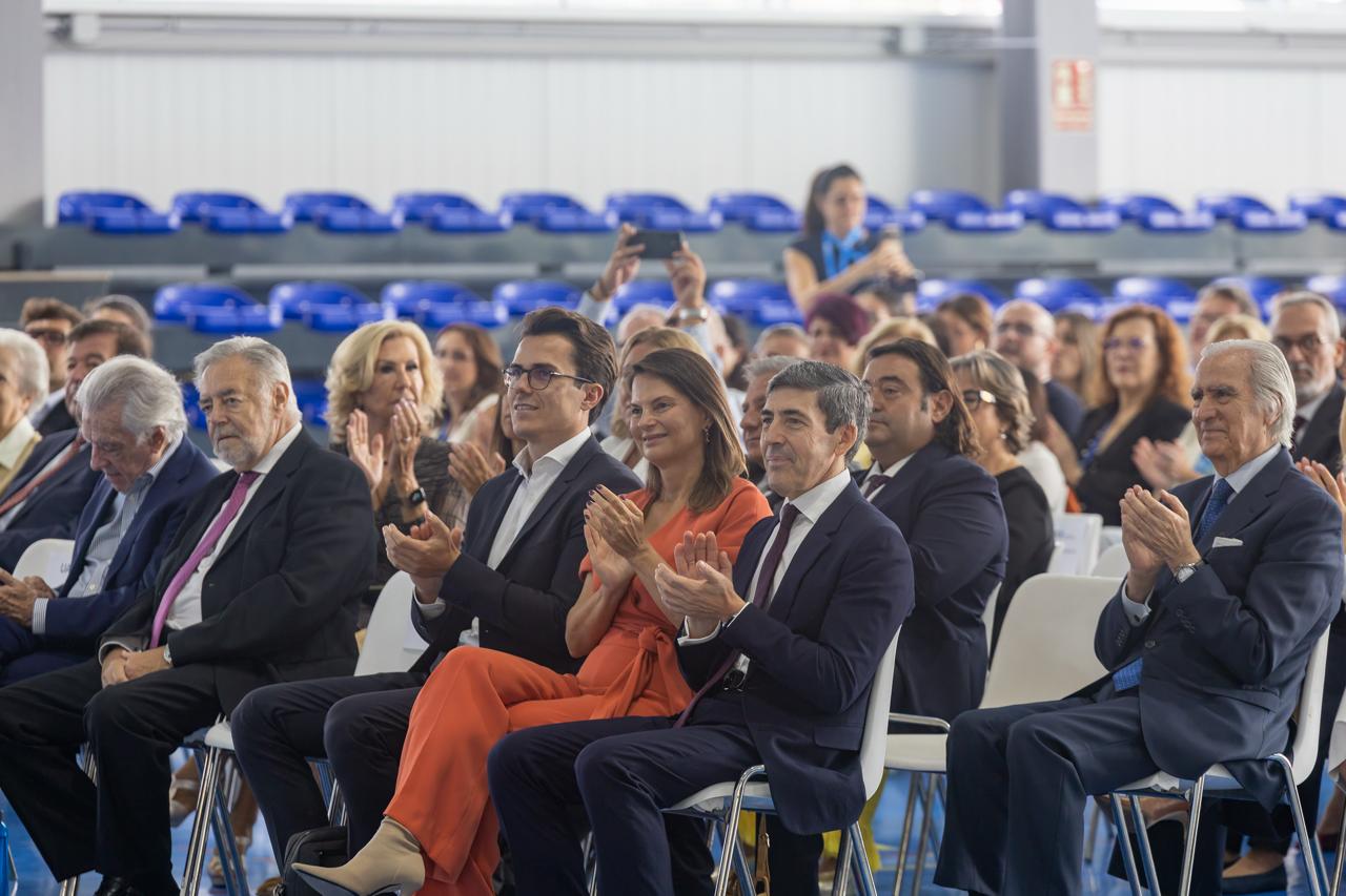 La primera teniente de alcalde en la ceremonia de apertura del curso académico 2026-2027 en la UAX.