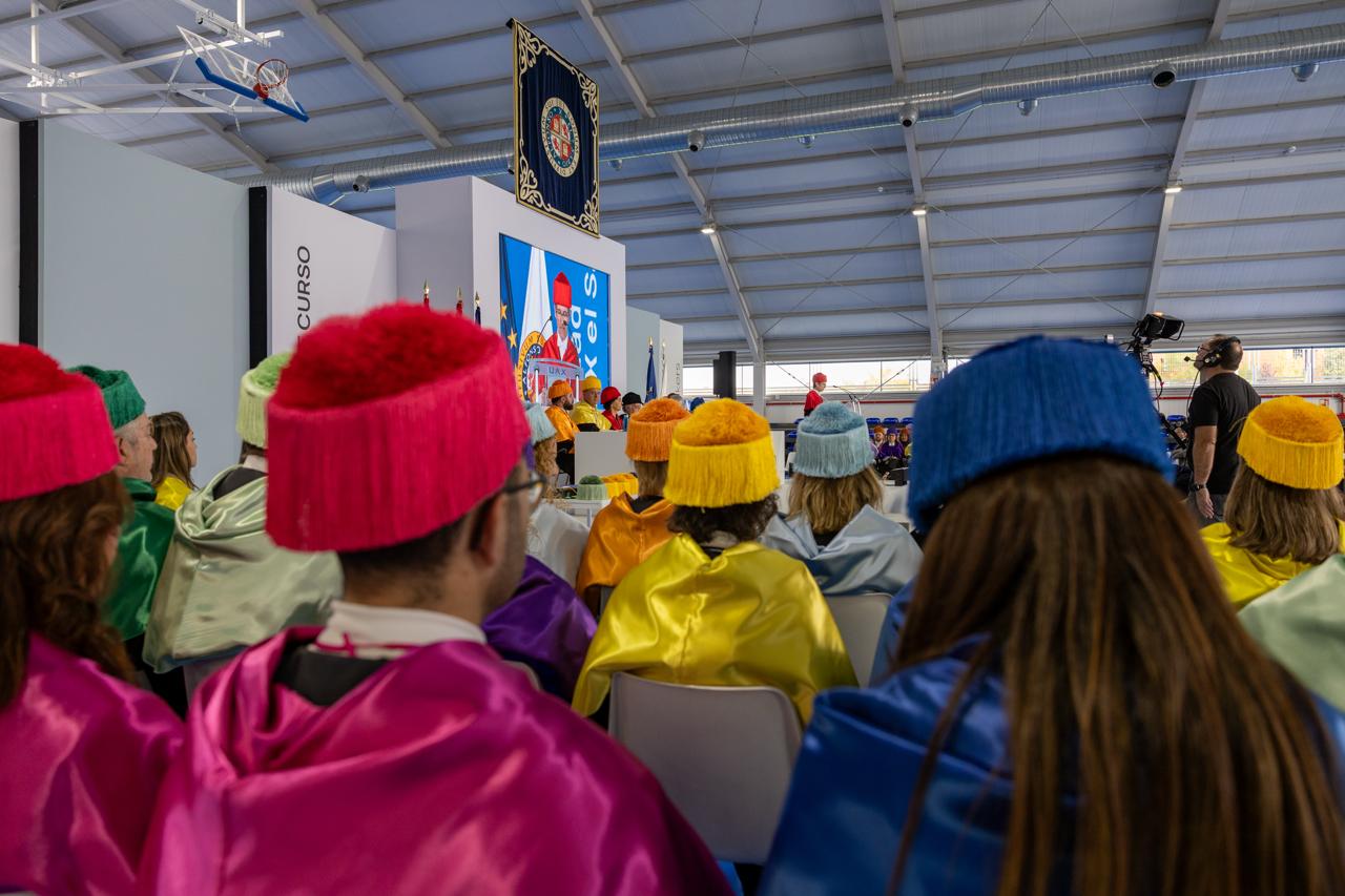 Asistentes a la ceremonia de apertura del curso académico 20206-2027 de la UAX.