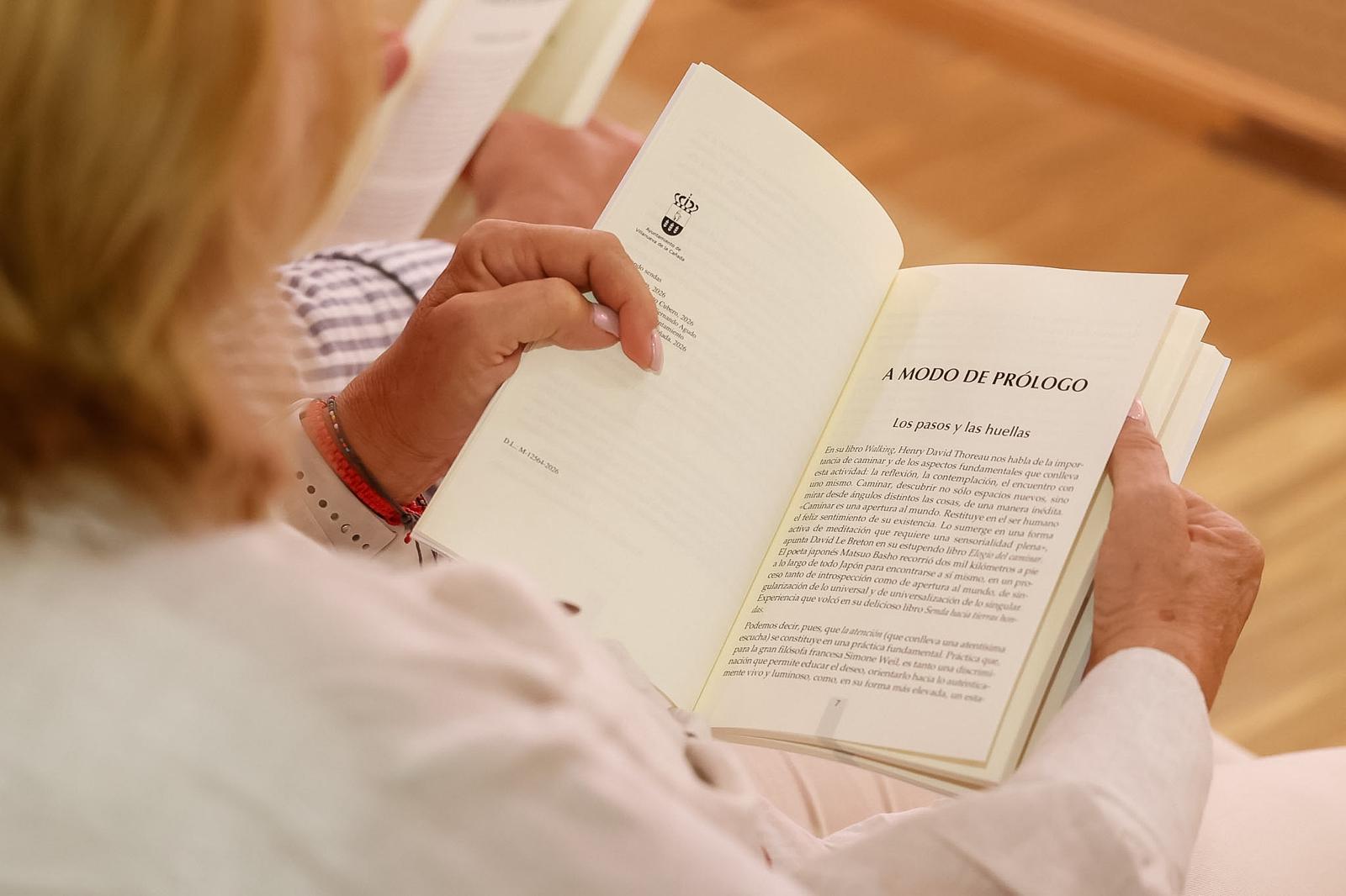Detalle del libro Trazando sendas.